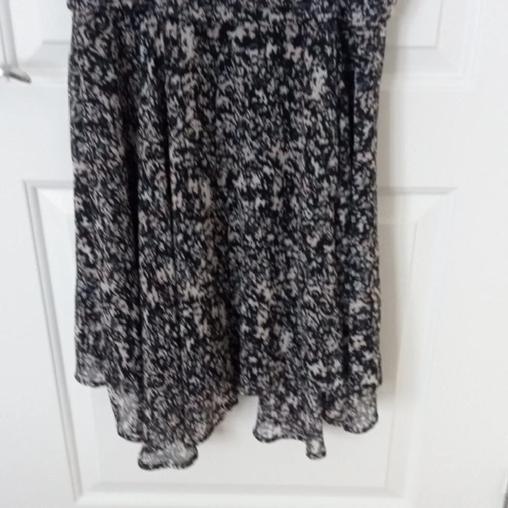 Elegant Black And Multi Color Midi Dress - Picture 9 of 15